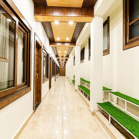 Hotel Woodland Нейнитал Екстериор снимка