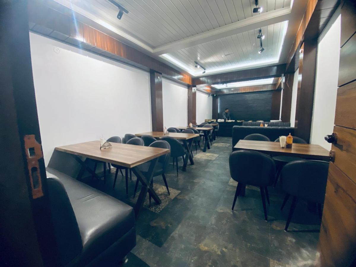 Hotel Woodland Нейнитал Екстериор снимка